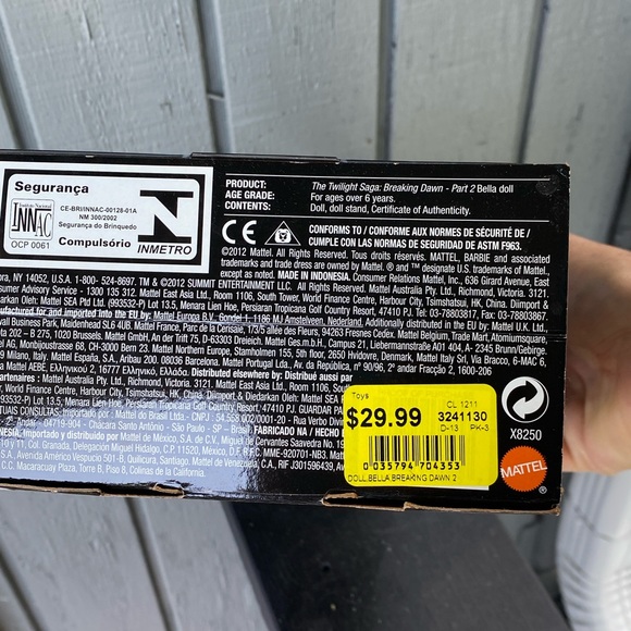 Bella Doll the Twilight Saga Breaking Dawn Part 2 Barbie Collector Pink Label - Picture 6 of 9